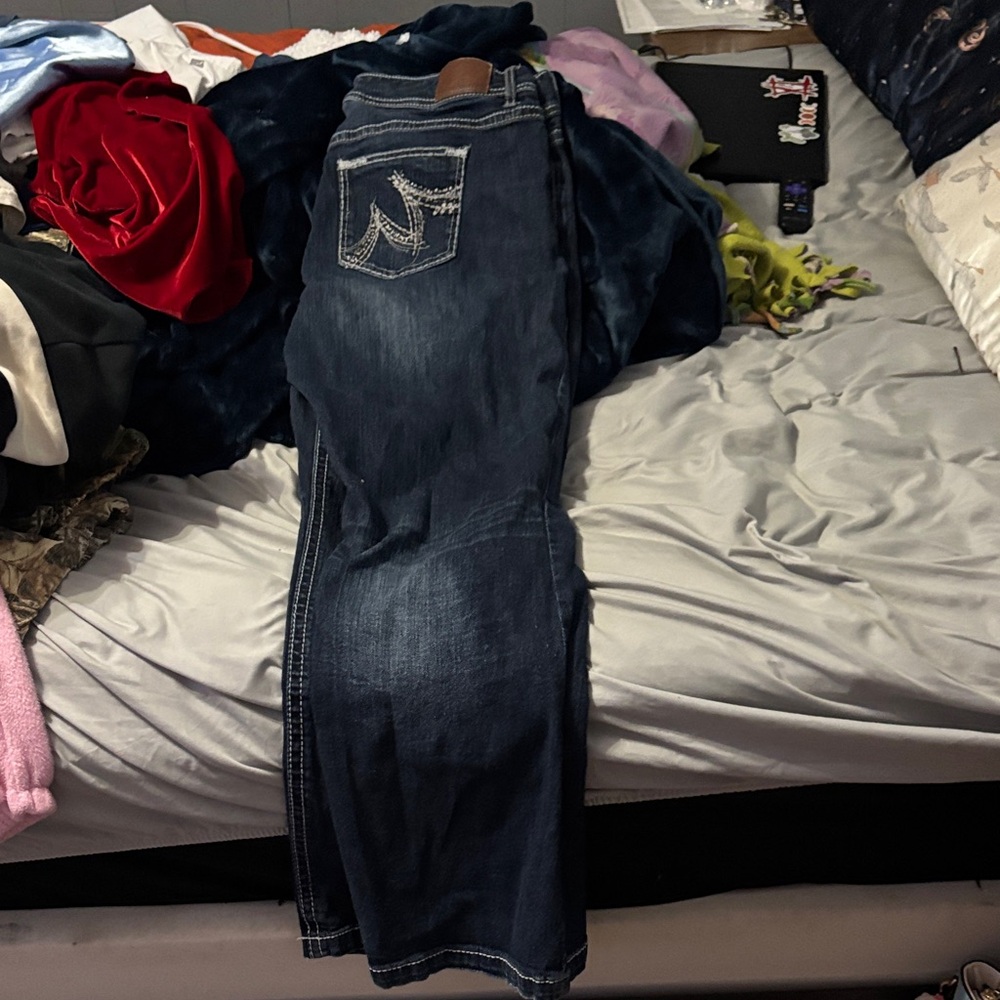 Dark Blue Denim Jeans with Embroidered Pocket